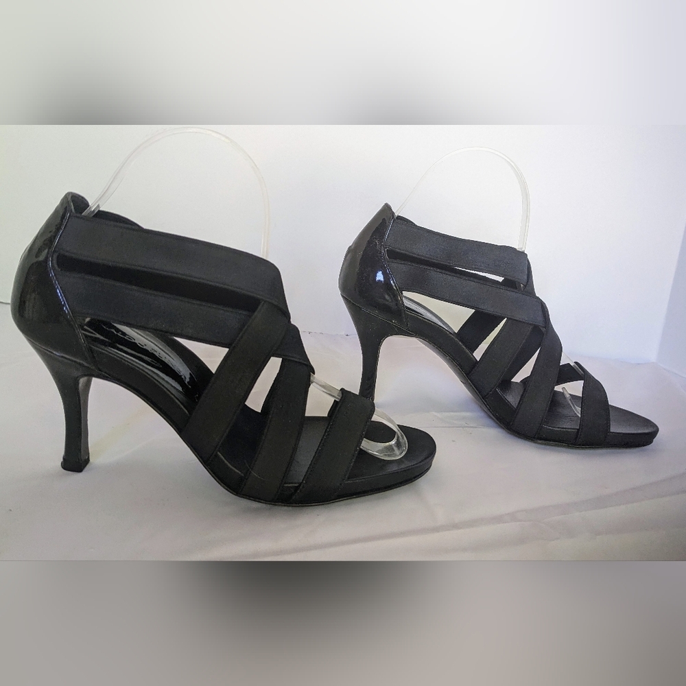 Donald J Pliner strappy patent leather heels 6
